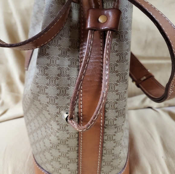 CELINE BUCKET BAG - Picture 6 of 17